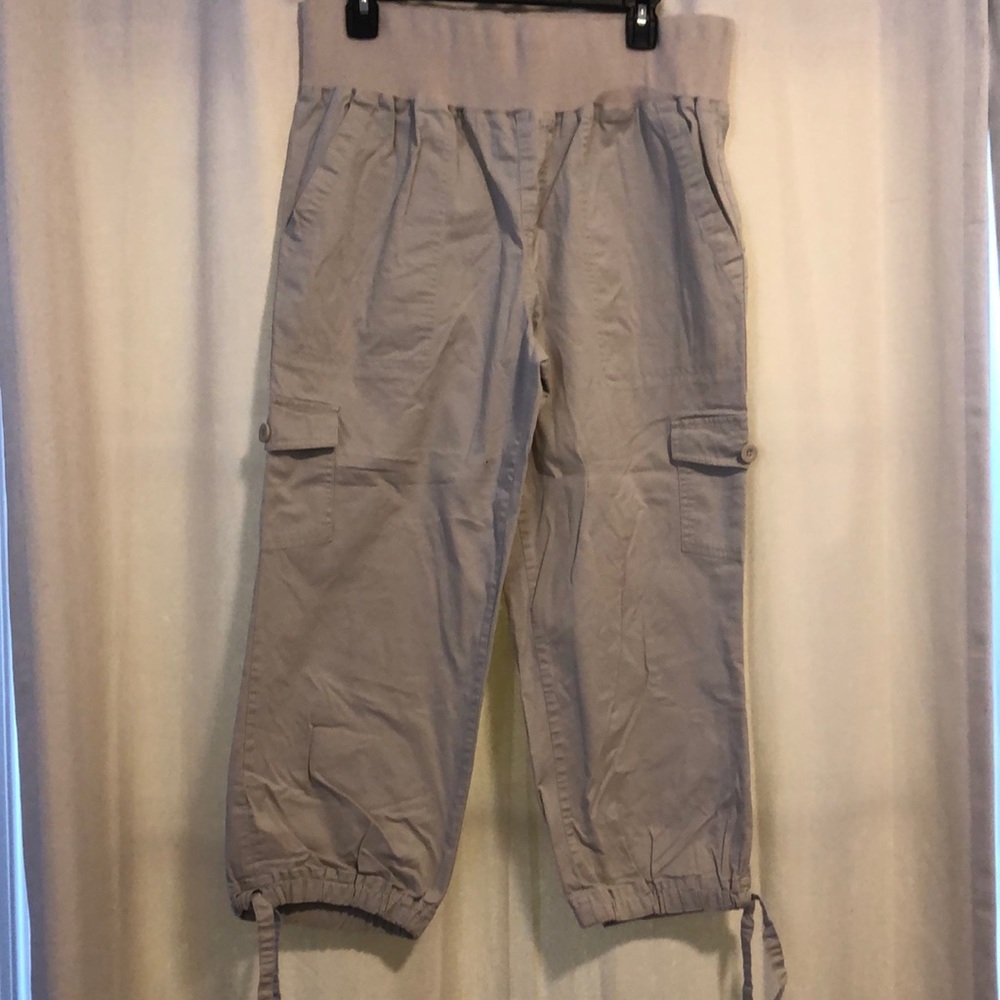 🎉 4 for $20 New Additions Khaki Capris